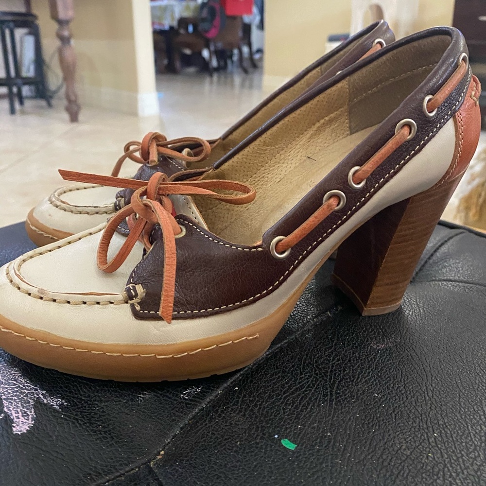 Retro Hunter brand heels!